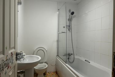 3 bed flat, Napier Terrace, Flat 1, Mutley, Plymouth, PL46ER - Image 6